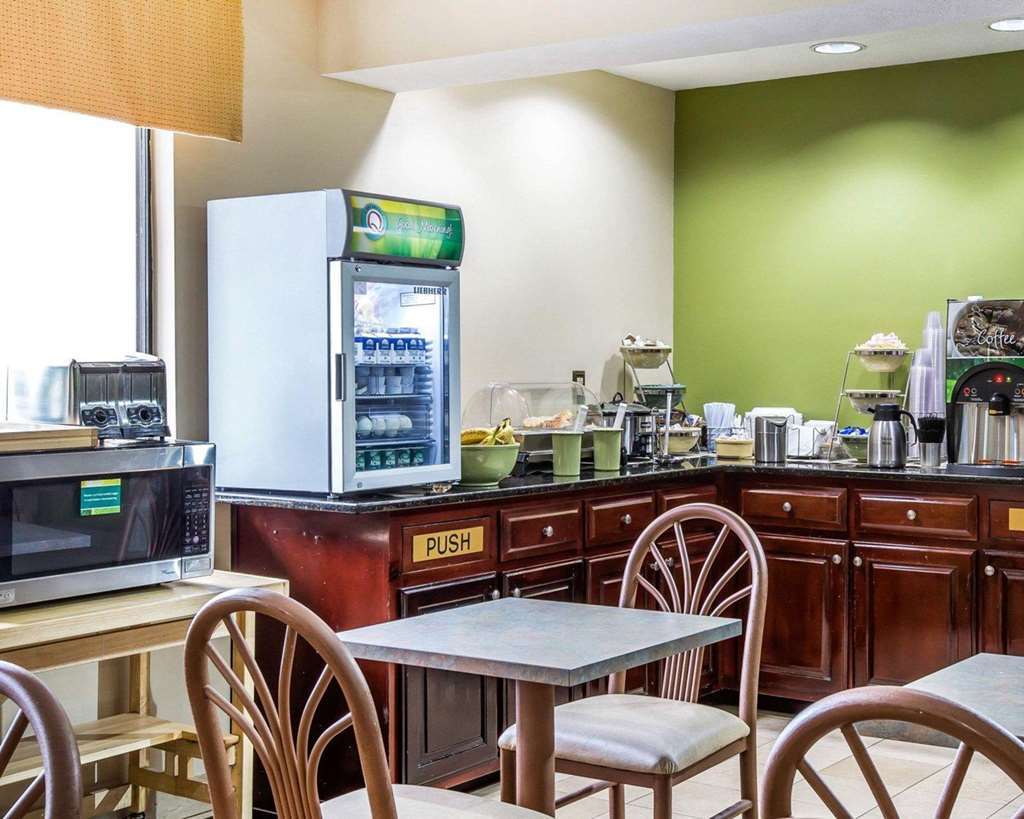 Suburban Studios Augusta Restaurant photo